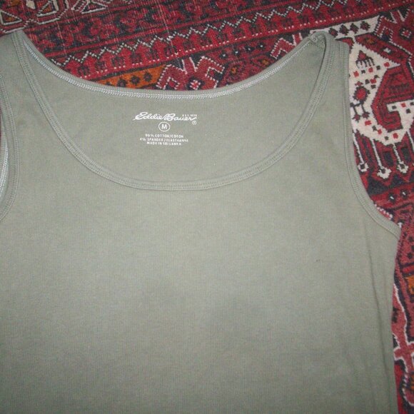 Eddie Bauer Classic Ribbed Knit Women’s Tank Top Size M Olive Green Scoop Neck - Picture 3 of 11